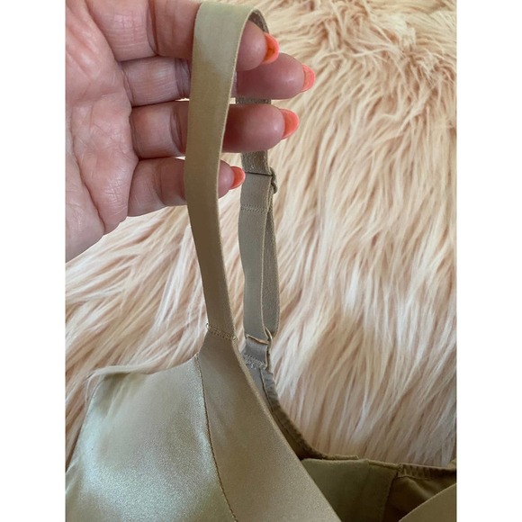 Victoria's Secret Push Up Bra 36DD Nude - Picture 3 of 7